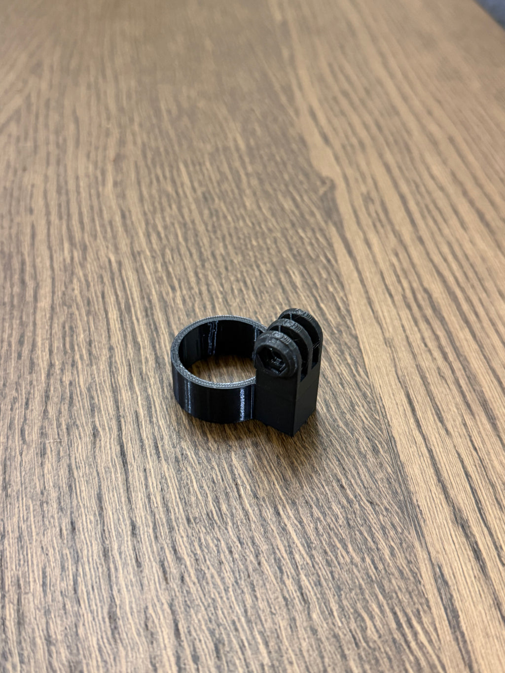 Nucular screen mount